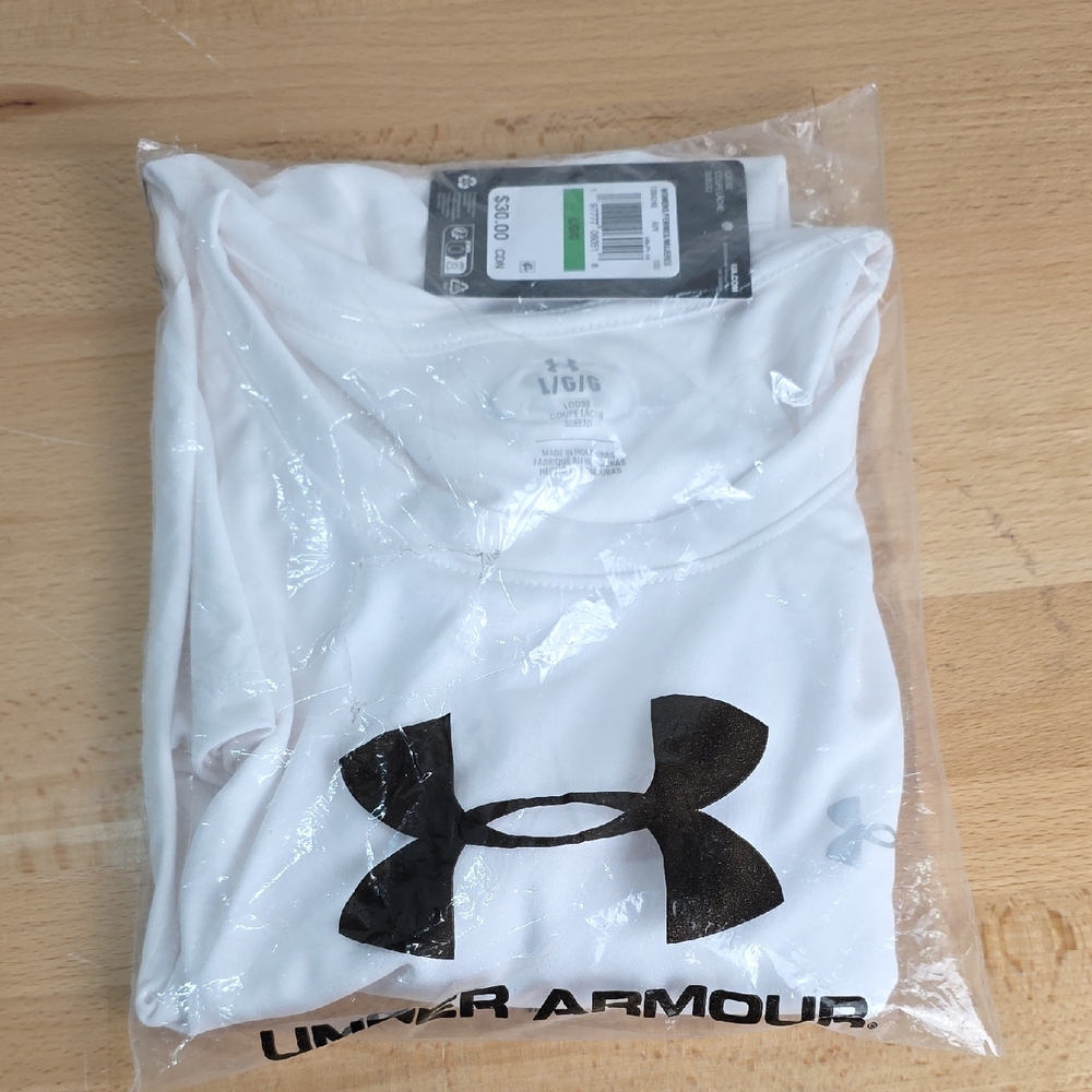 Under Armour White Tee Loos Fit Large